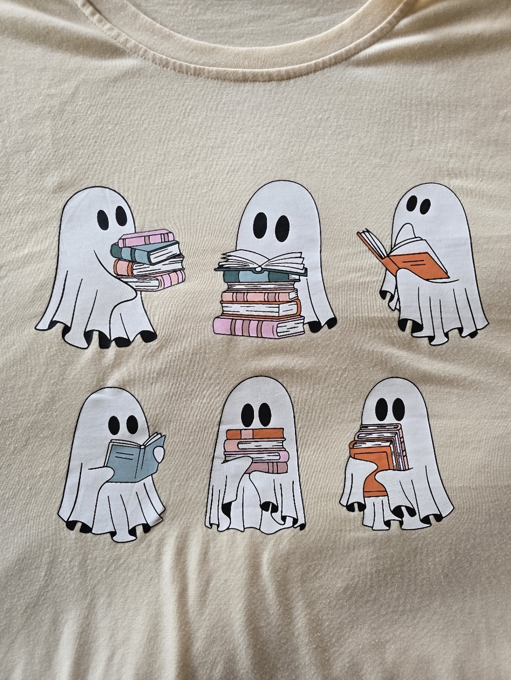 Book-lovers Halloween Tee in 2XL, Super Soft